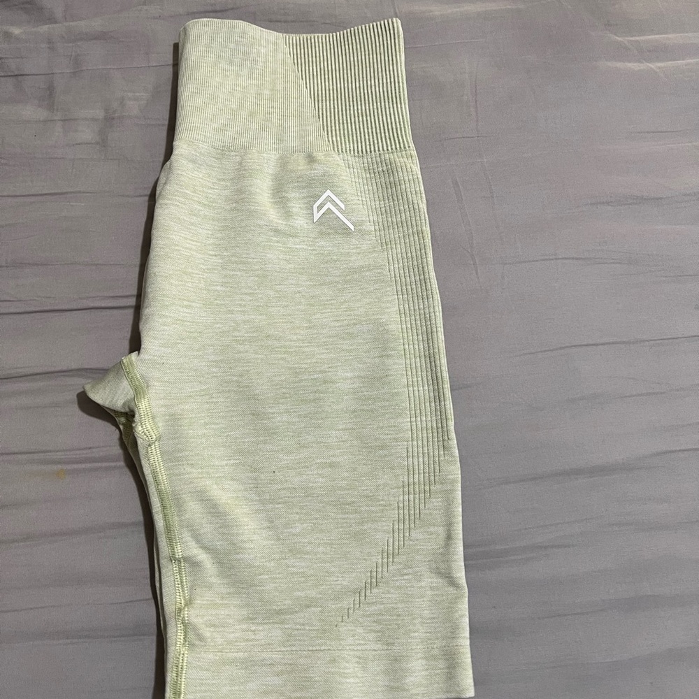 Oner active classic seamless short, color- pistachio marl - Picture 2 of 3